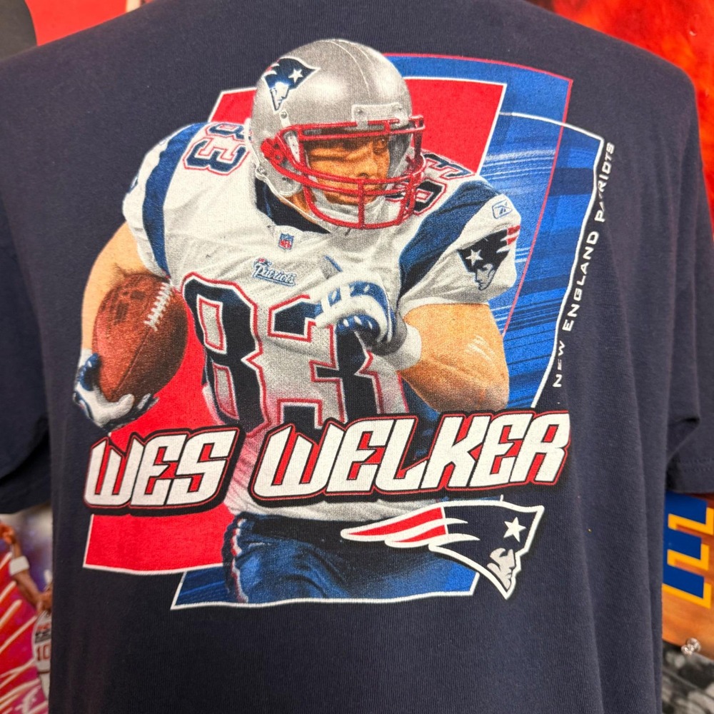 New England Patriots Wes Welker NFL Football T Shirt‎ Mens Size Large - Picture 2 of 6